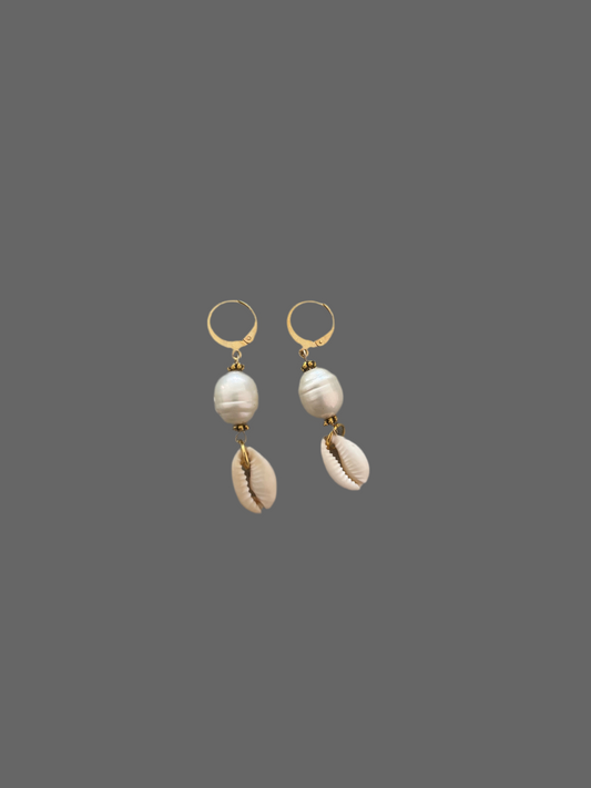 Pearl shell earrings