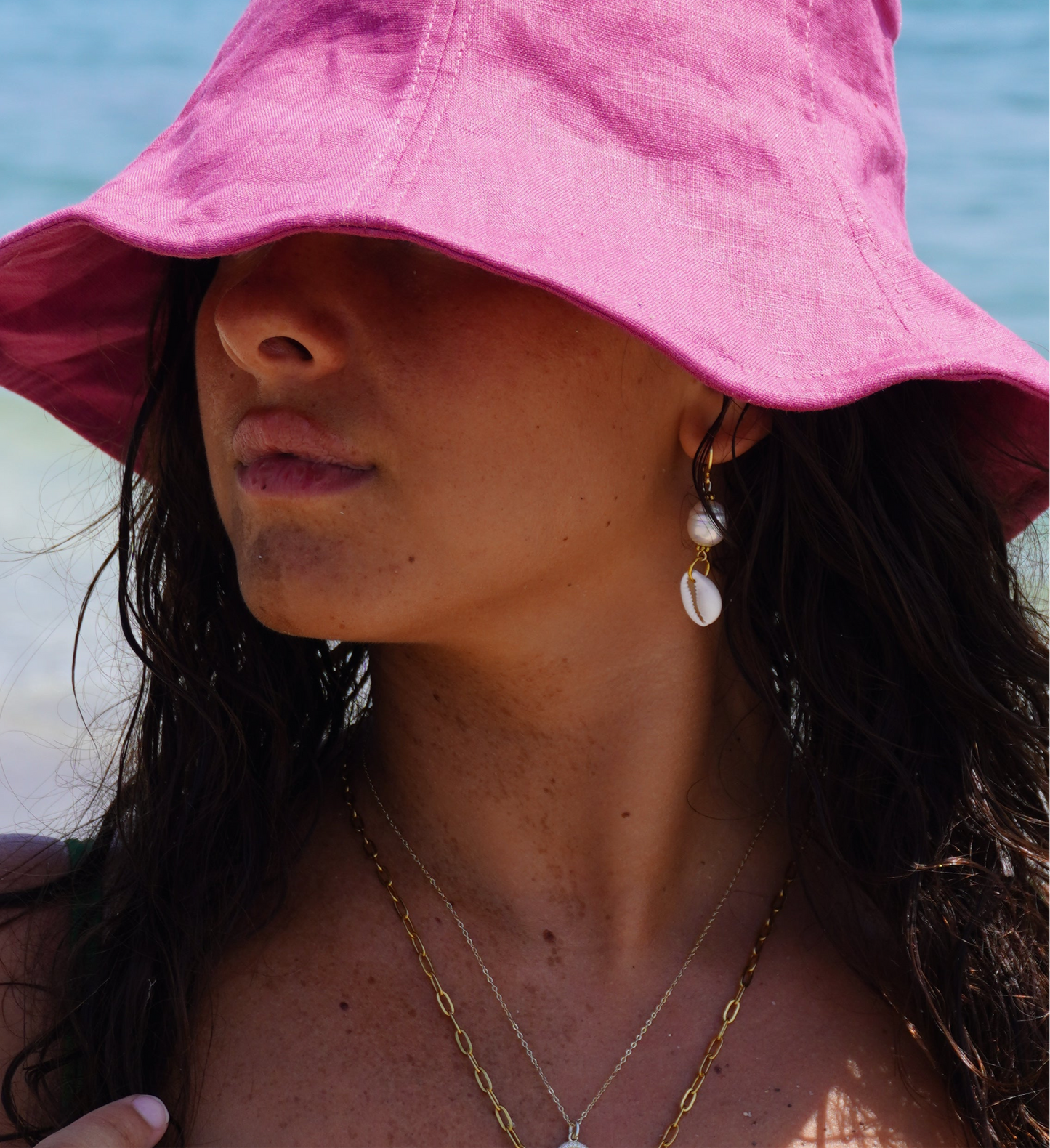 Pearl shell earrings