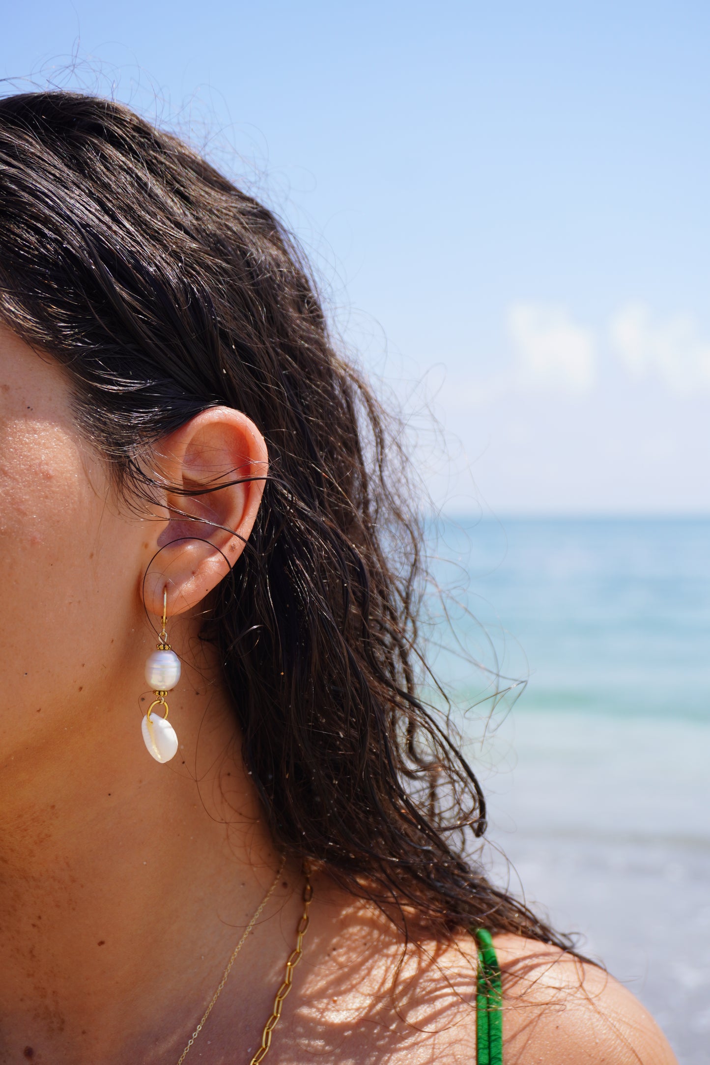 Pearl shell earrings