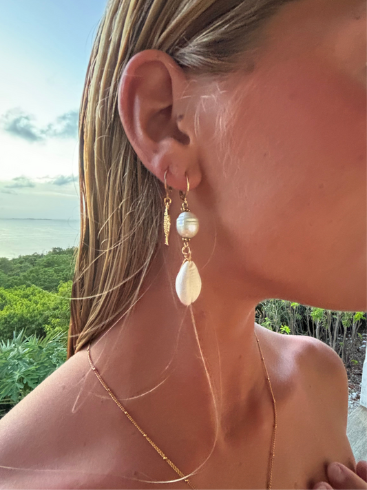 Pearl shell earrings