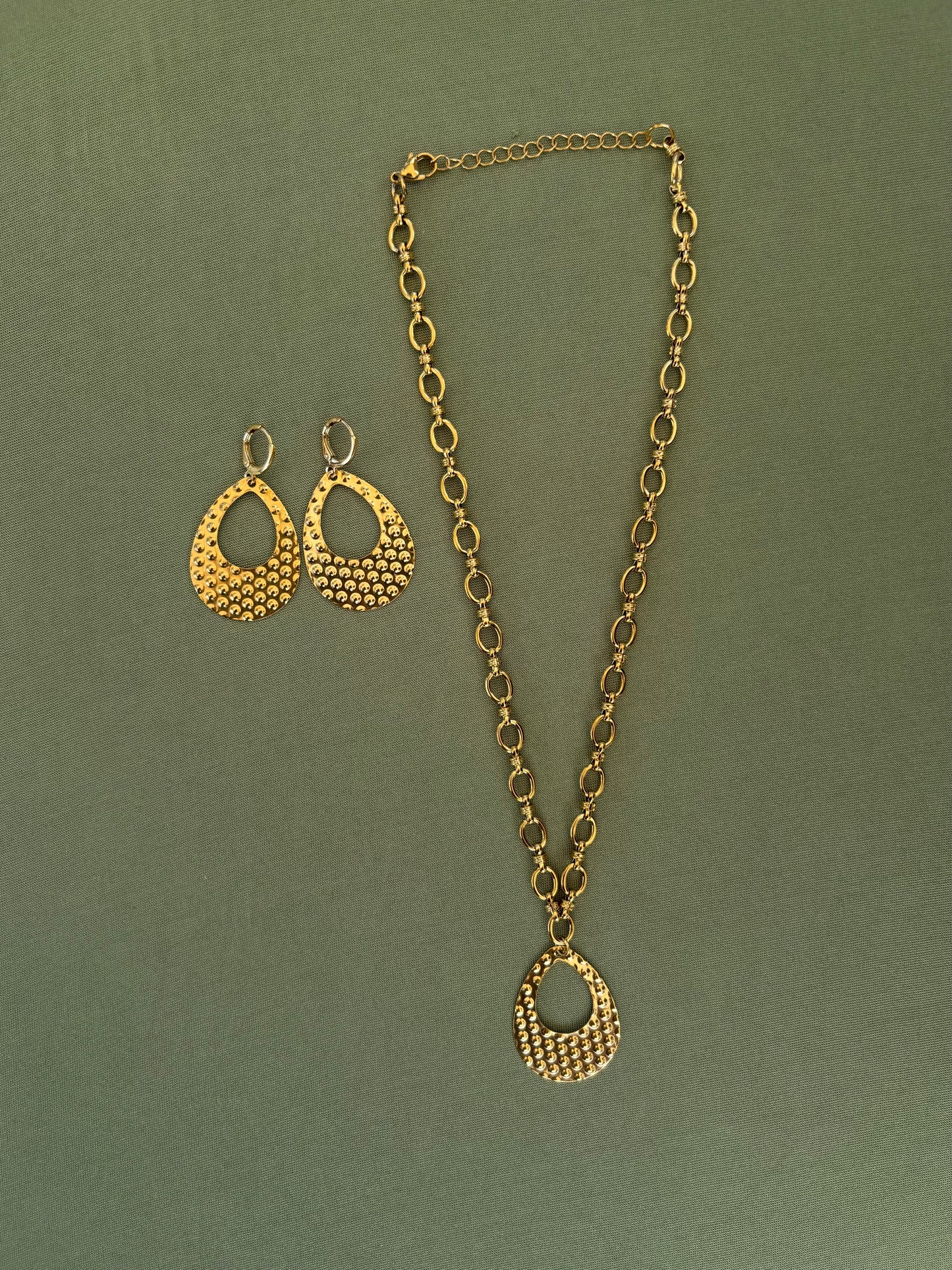 Bella Necklace