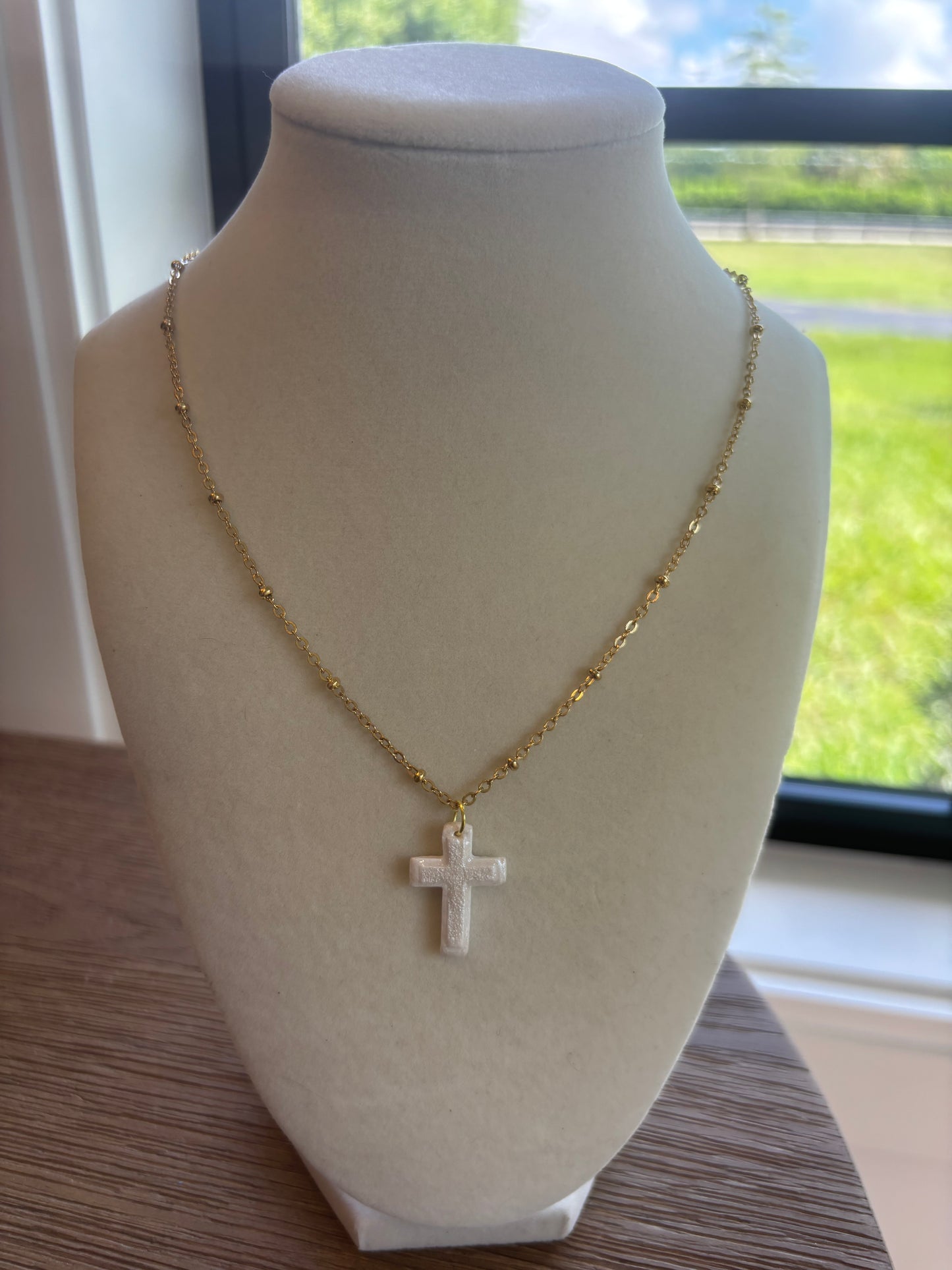 Mini cross necklace
